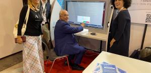 Algieri firma documento allo Sportello Remoto Camera Digitale